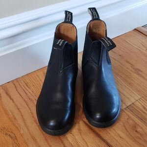 Blundstone Chelsea Boots Size 8 1/2 (5.5) Black